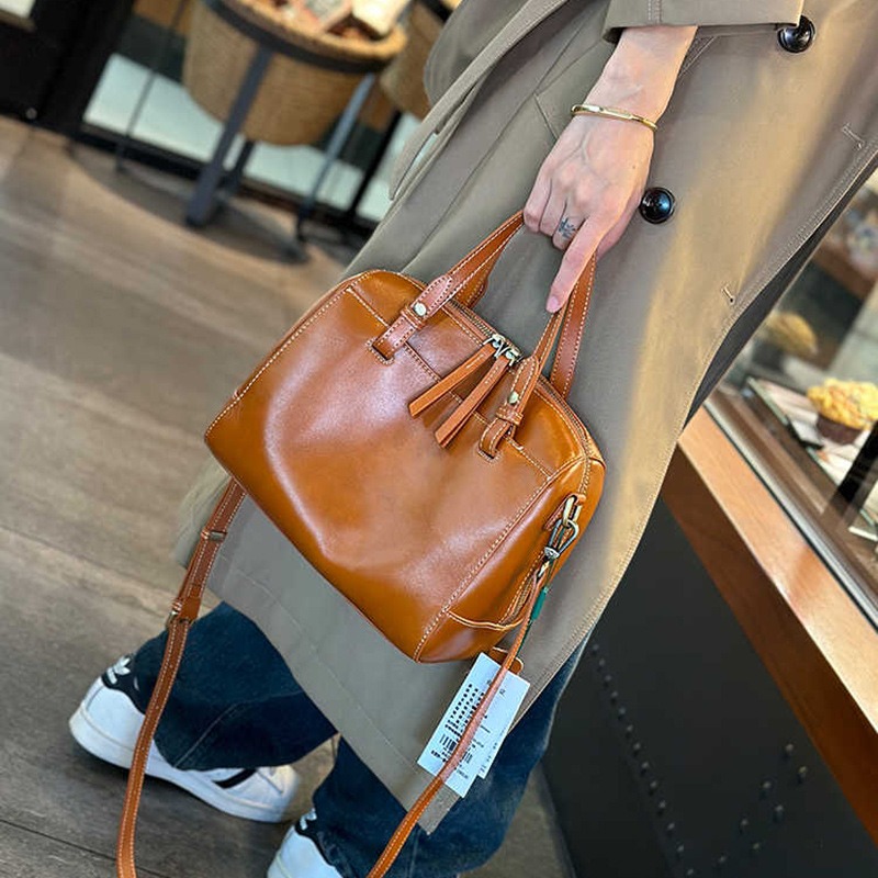 Luxury Bags Everyday - حقيبة كروس بودي أنيقة وعصرية للاستخدام