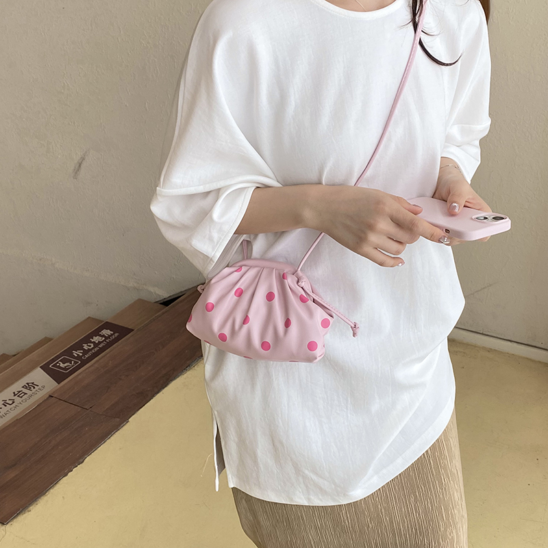 حقائب يد فاخرة صغيرة الحجم من  - مراجعة Luxury Bags For Women وسعره