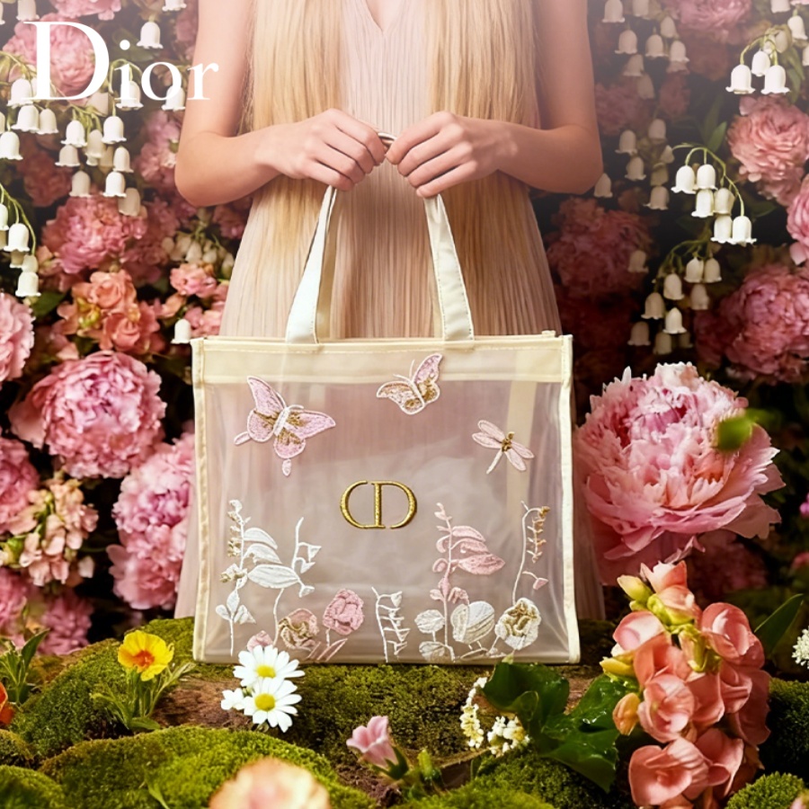 حقيبة كريستيان ديور الفاخرة شب - مراجعة Luxury Bags Brands وسعره