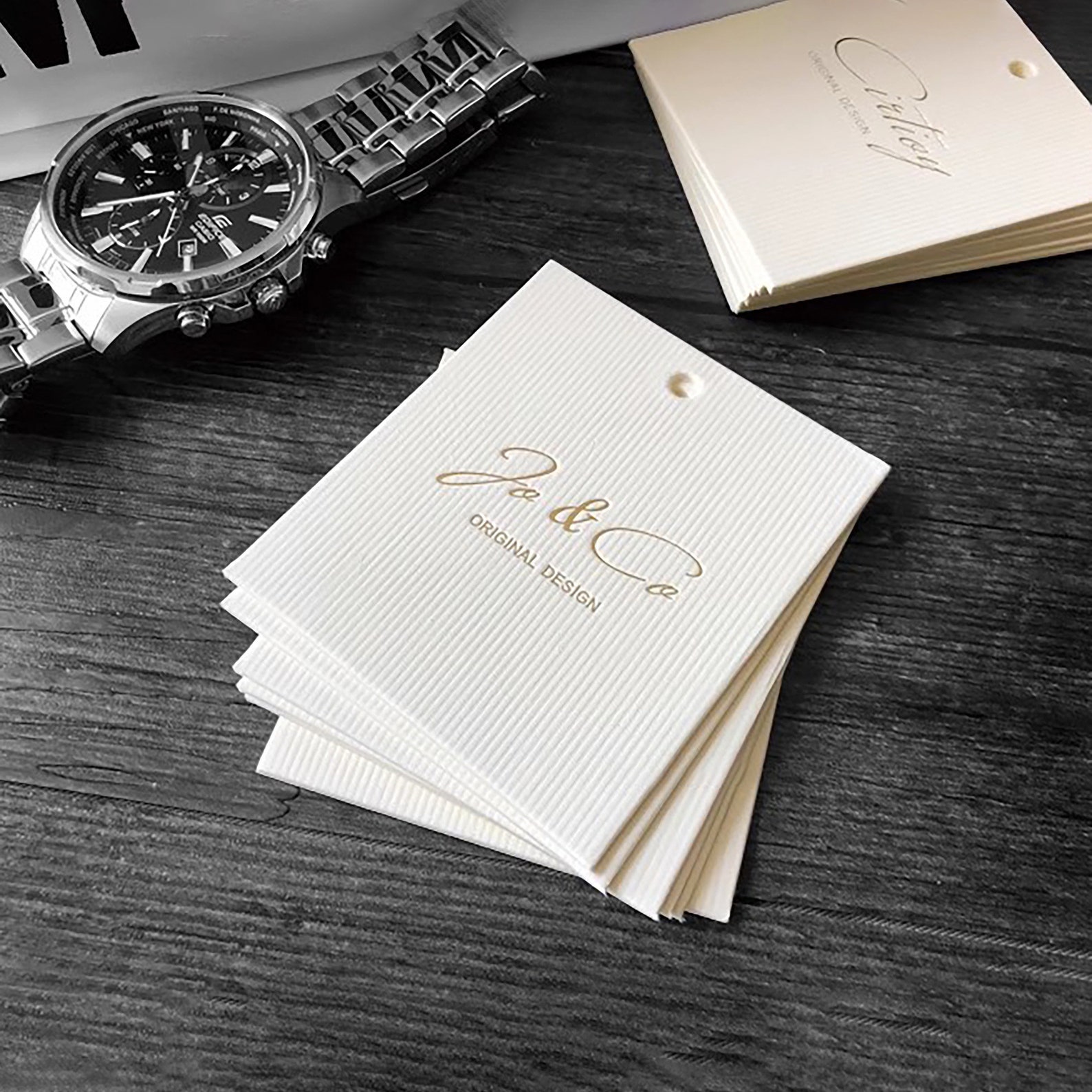 بطاقات تعليق فاخرة مخصصة بشعار - مراجعة Luxury Bags Price وسعره