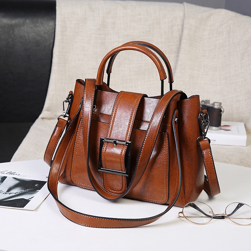 حقيبة كتف كبيرة كلاسيكية أنيقة - مراجعة Luxury Bags Everyday وسعره