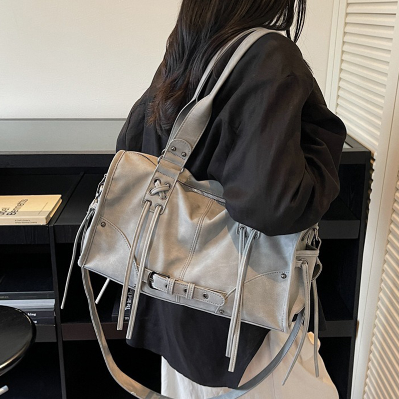 حقيبة دراجات نارية Y2K للنساء، - مراجعة Luxury Bags Price وسعره