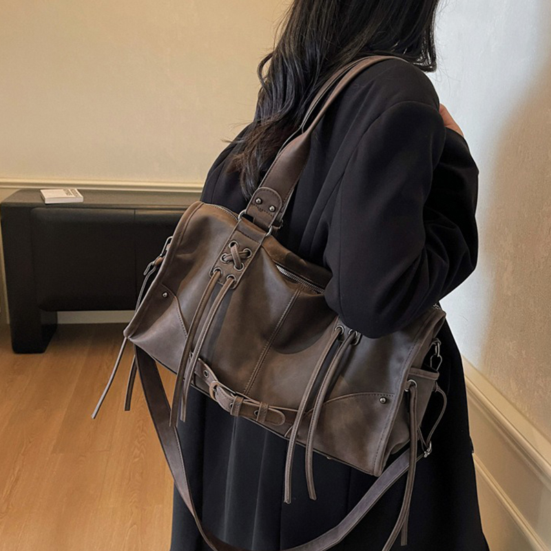 حقيبة دراجات نارية Y2K للنساء، - مراجعة Luxury Bags Price وسعره